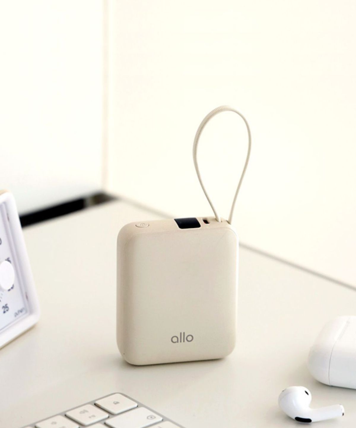 알로코리아(ALLO KOREA) 35W 큐브 미니 초고속충전 일체형 보조배터리 10000mAh 1001PPS