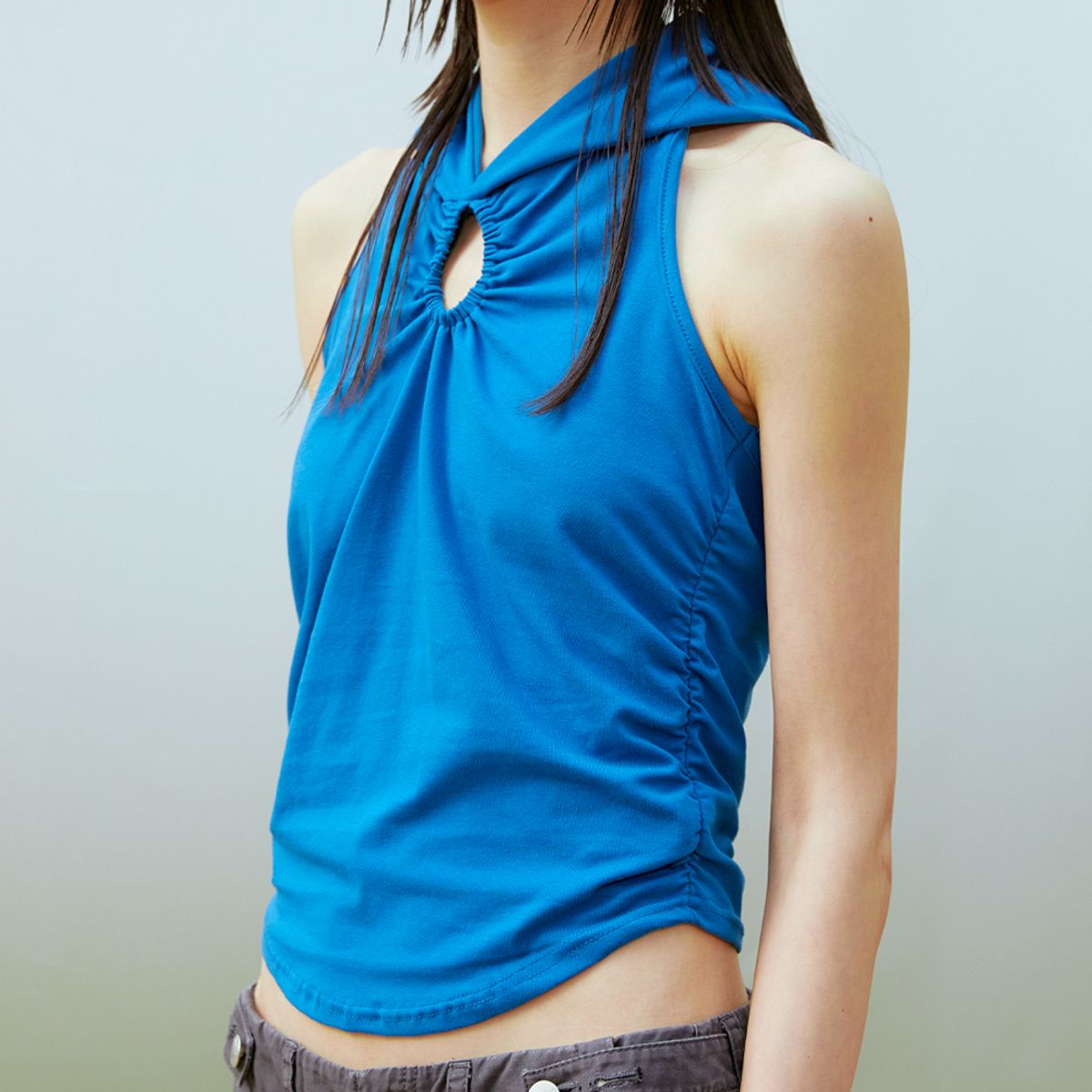 써틴먼스(13MONTH) Hood Halter Sleeveless Top (BLUE)