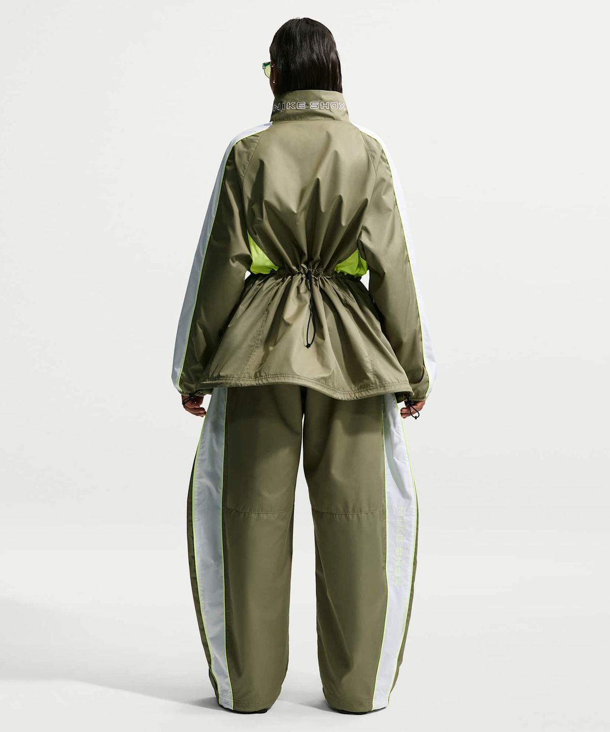 나이키(NIKE) 스포츠웨어 샥스 우븐 재킷 W - 실버 세이지:화이트:볼트 아이스 / IH0259-328