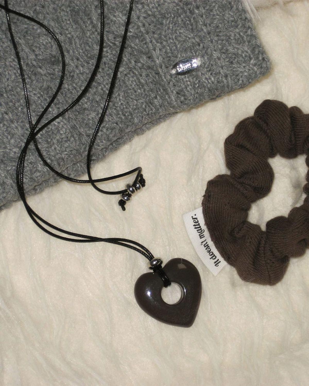 잇더즌매터(IT DOESN'T MATTER) [HEART] Loppy necklace (Brown)