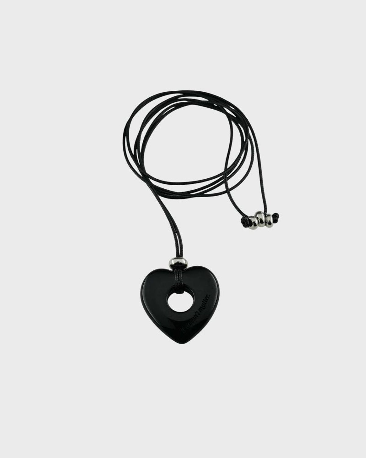 잇더즌매터(IT DOESN'T MATTER) [HEART] Loppy necklace (Black)