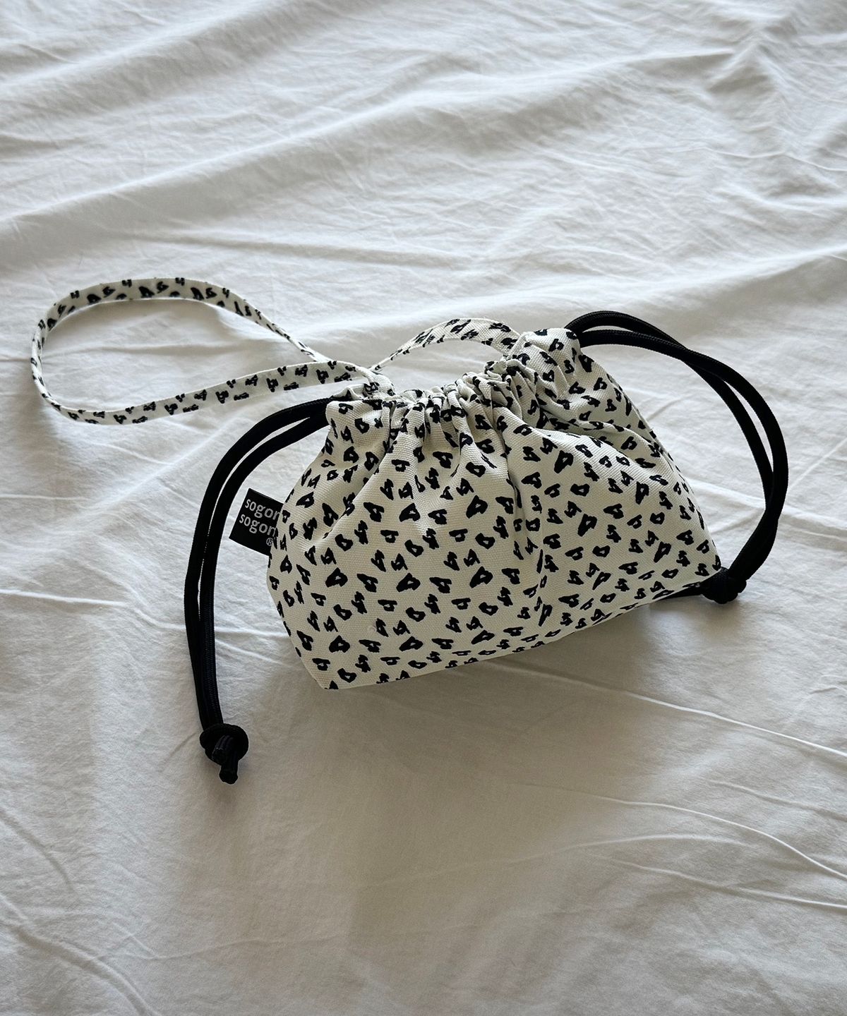 소곤소곤(SOGONSOGON) animal ivory mini string bag