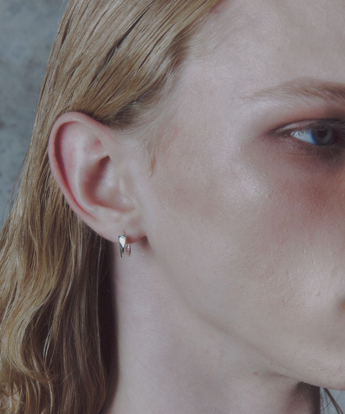 더스틸룸(THESTILLROOM) [SILVER] #E2538 Dice hoop earring