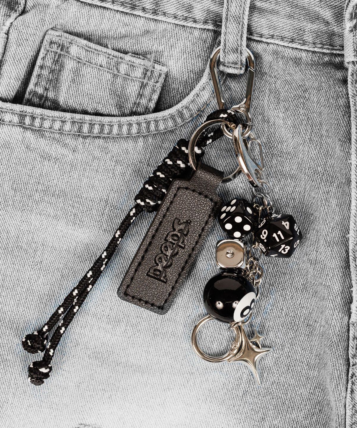 핍스(PEEPS) 8-Ball Lucky Keyring(A/B)