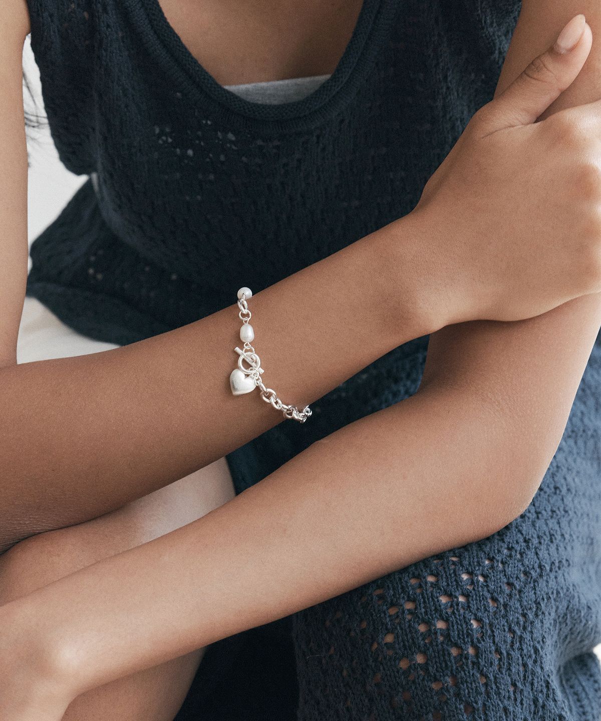 아티카 로우(ATTICA RAW) Heart Pearl Hollow Bar Bracelet / BBS002