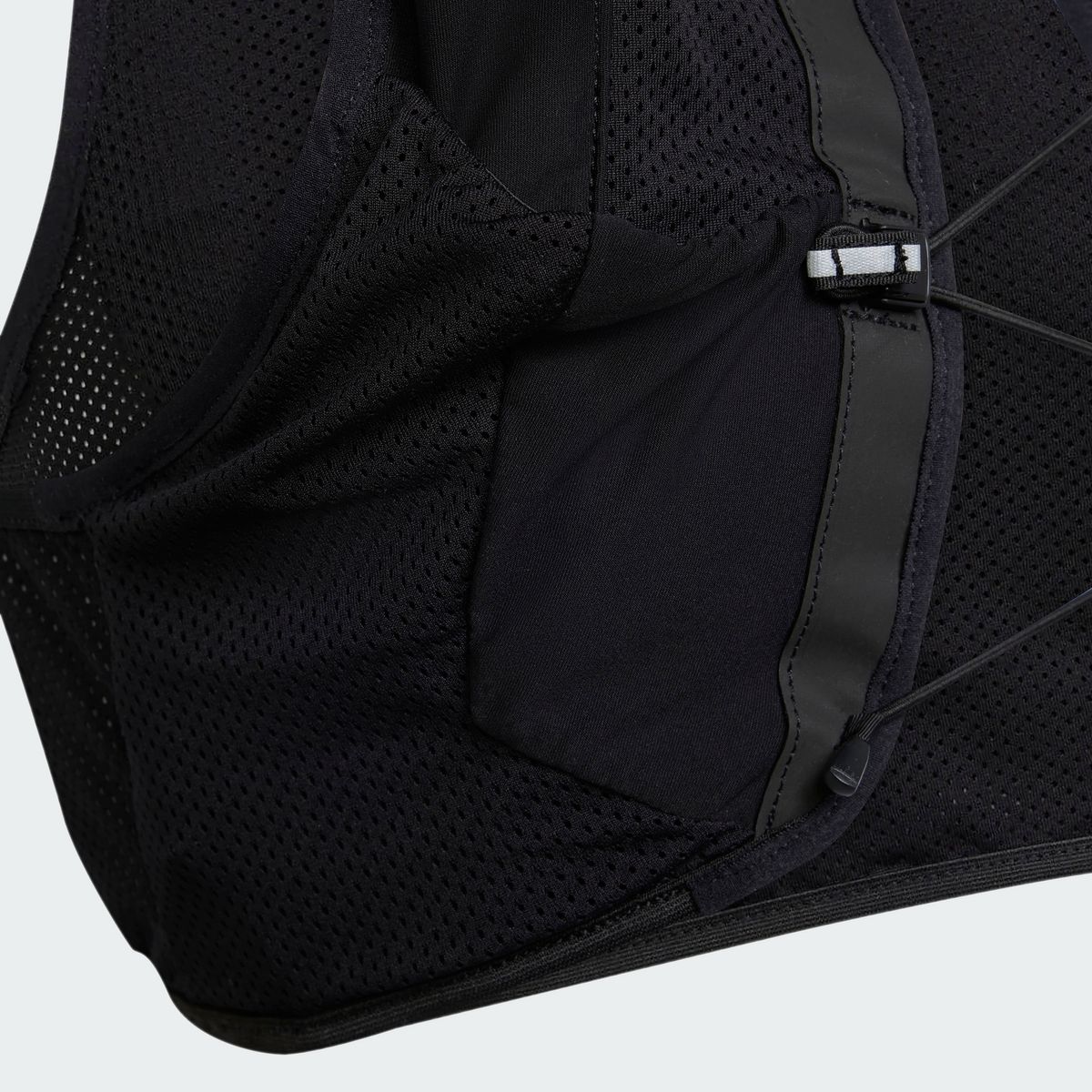 아디다스(ADIDAS) 러닝 클라이마쿨 베스트 JL6124