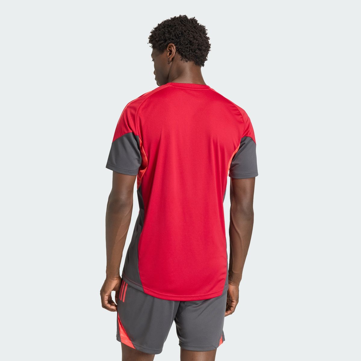 아디다스(ADIDAS) 리버풀 FC 티로 25 컴피티션 트레이닝 저지 KB1466