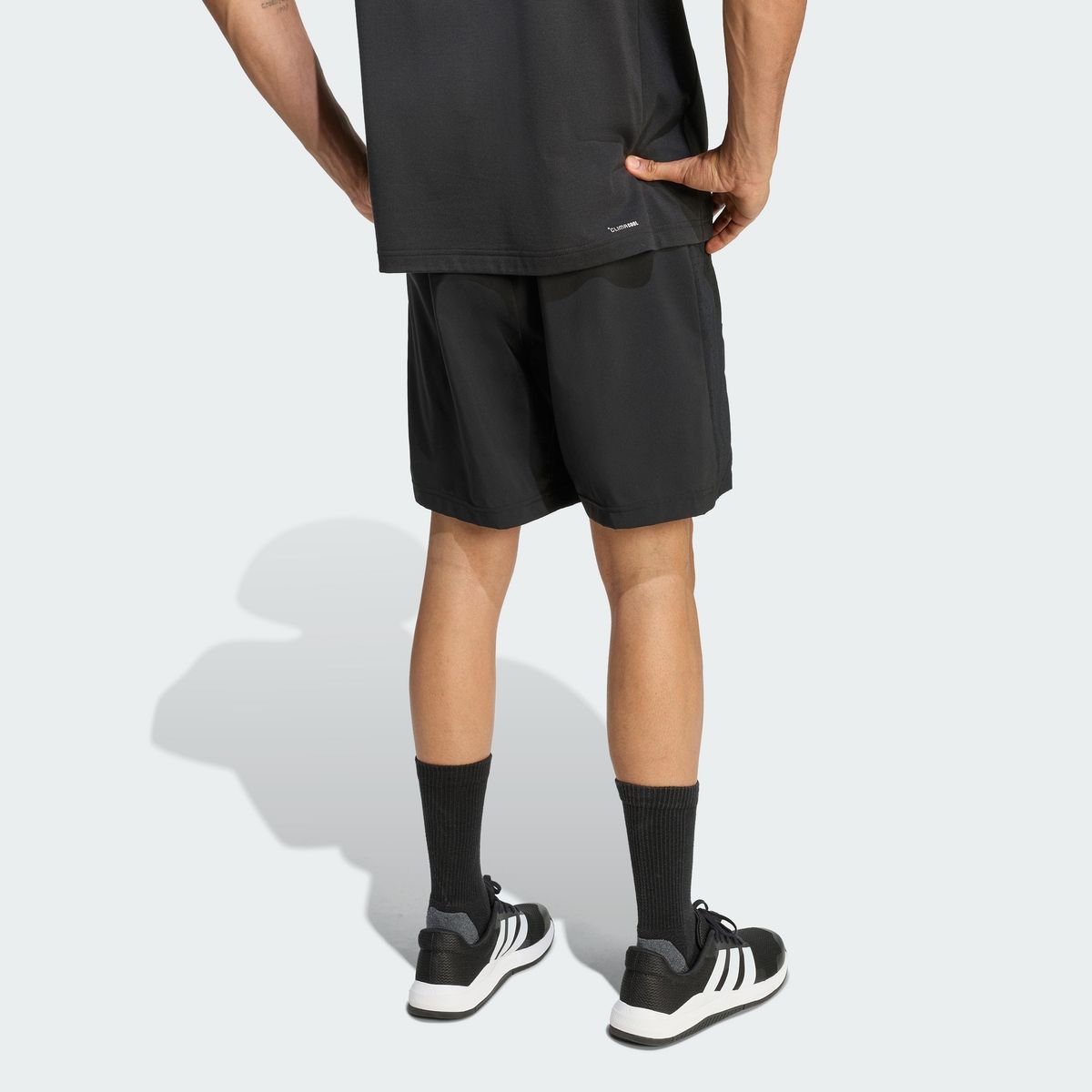 아디다스(ADIDAS) 워크아웃 에센셜 베이스 우븐 쇼츠 KA3549