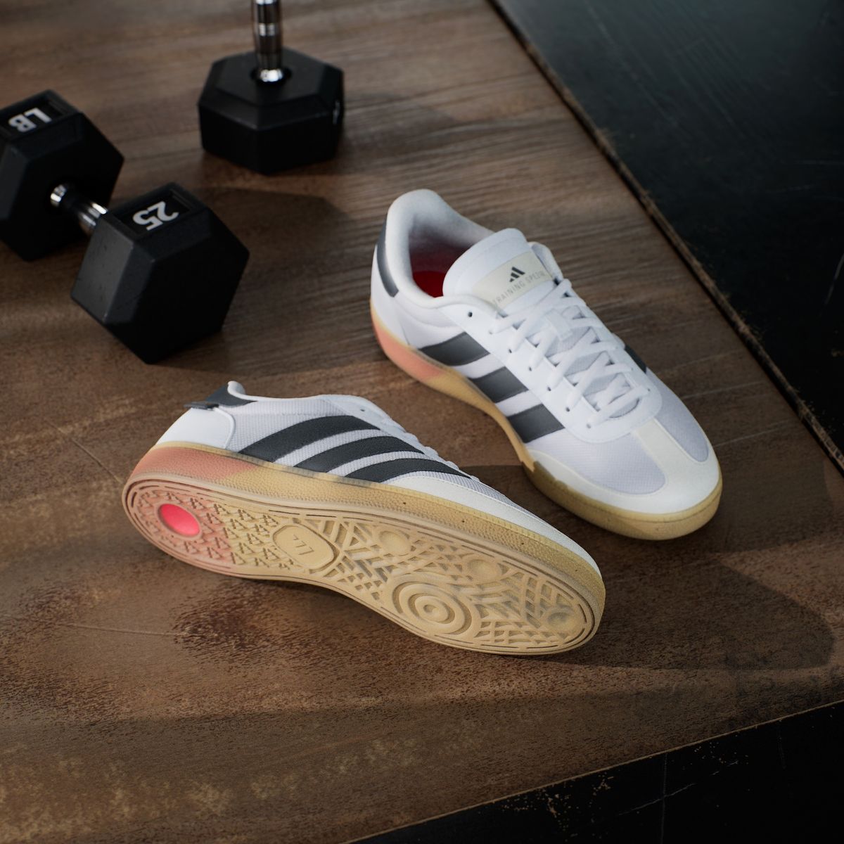 아디다스(ADIDAS) 트레이닝 스페지알 트레이닝화 JP7392