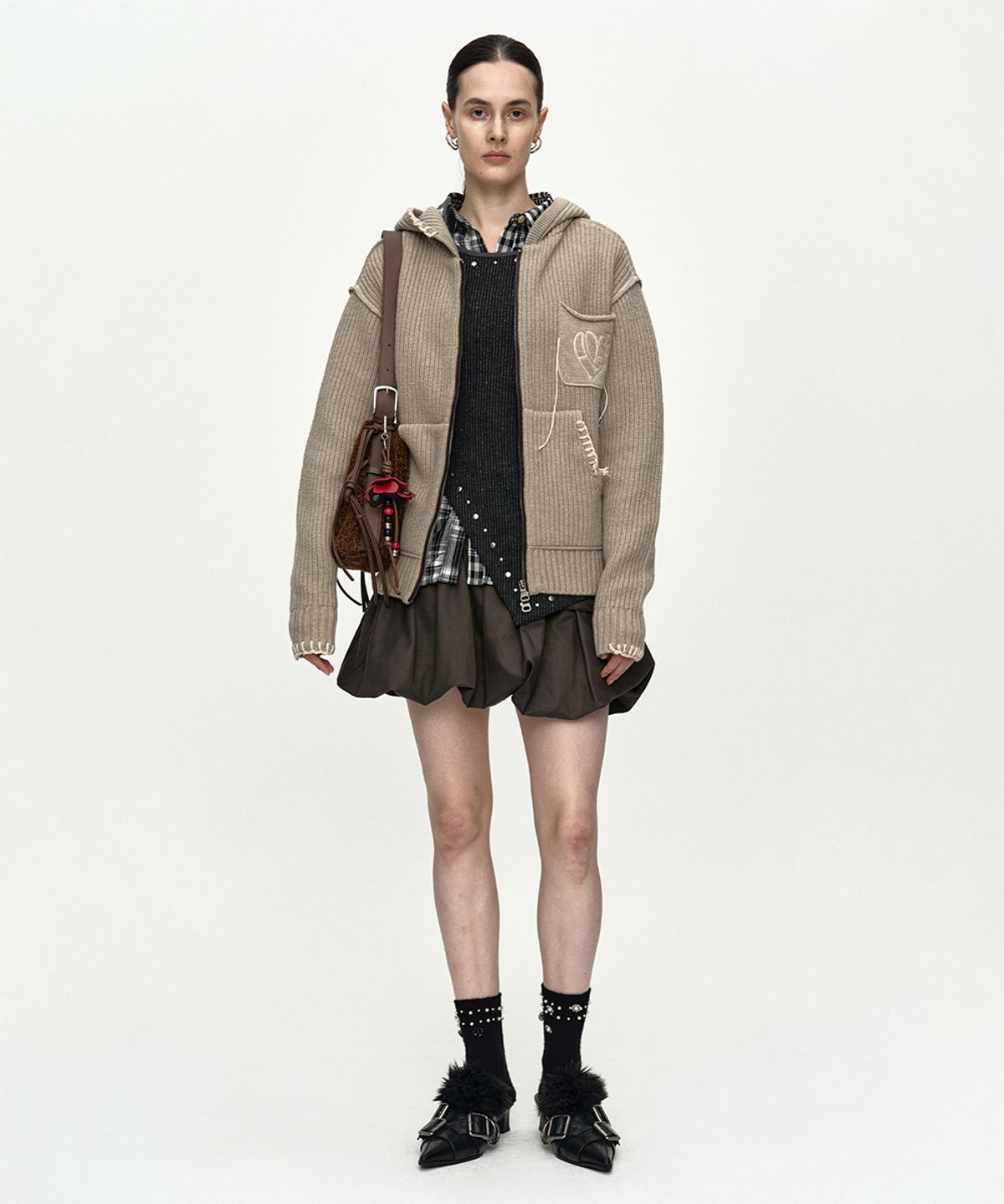 앤더슨벨(ADSB ANDERSSON BELL) UNISEX HEART LOGO HOOD ZIP-UP SWEATER atb1420u(BEIGE)