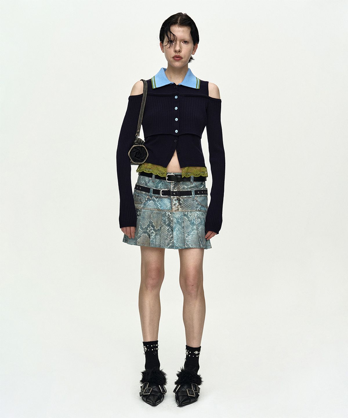 앤더슨벨(ADSB ANDERSSON BELL) LAYERED OFF-SHOULDER COLLAR TOP atb1481w(NAVY/BLUE)