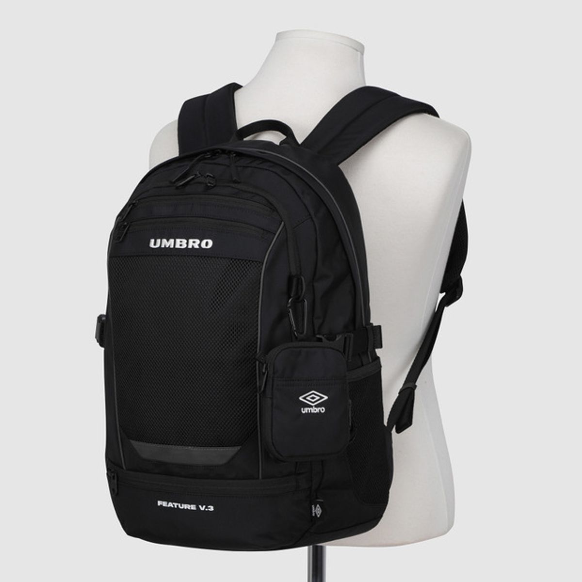 엄브로(UMBRO) 피쳐 백팩 (25L 크로스백 구성) 블랙 UR123CBP13