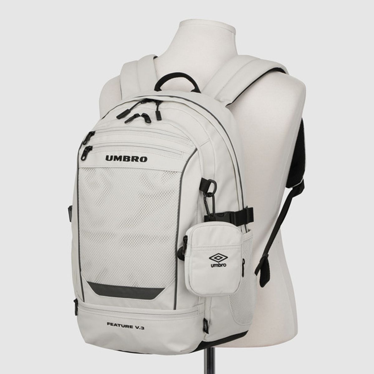 엄브로(UMBRO) 피쳐 백팩 (25L 크로스백 구성) 아이보리 UR123CBP13