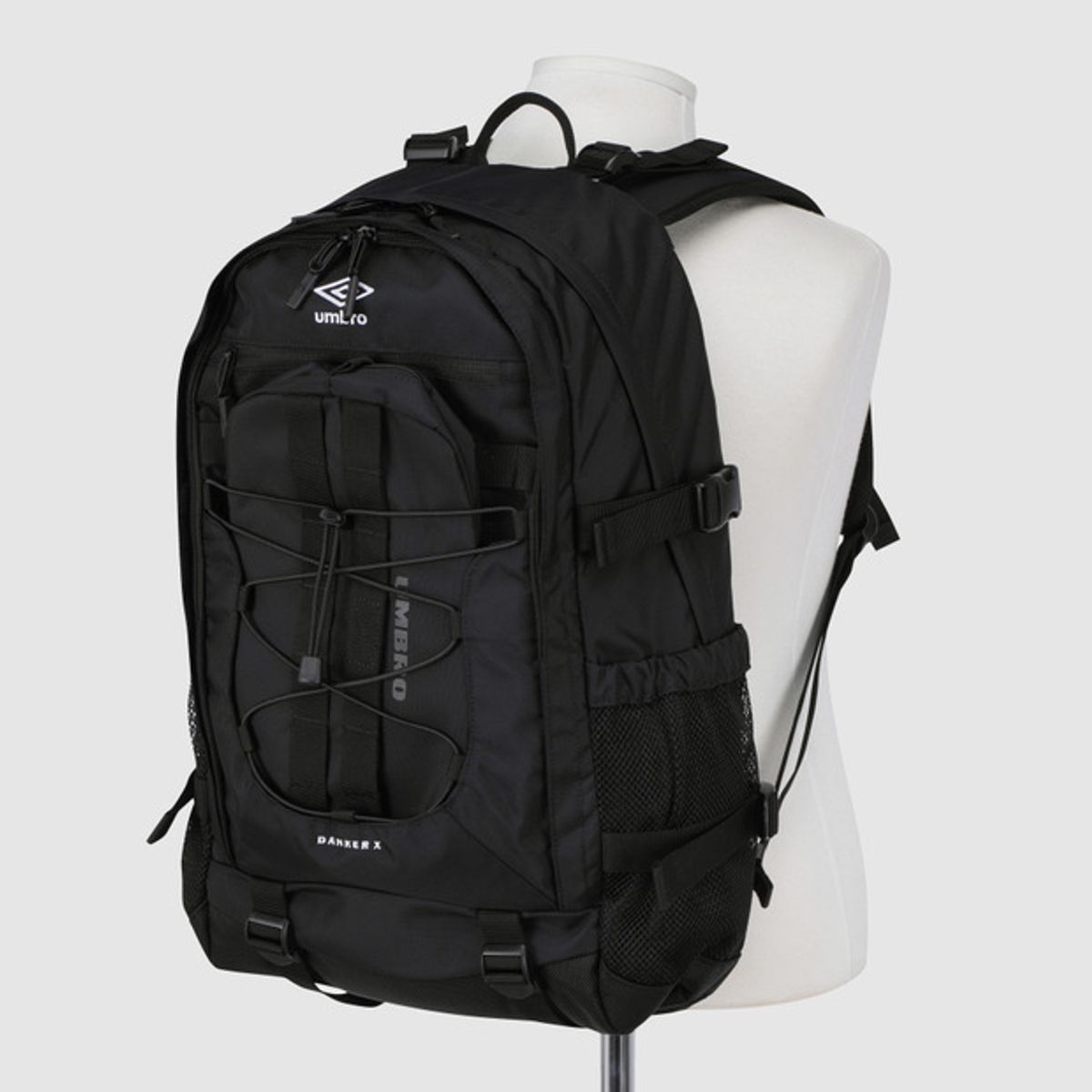엄브로(UMBRO) 댄커 X 백팩 (34L 크로스백 & 노트북 파우치 구성) 블랙 UR123CBP17