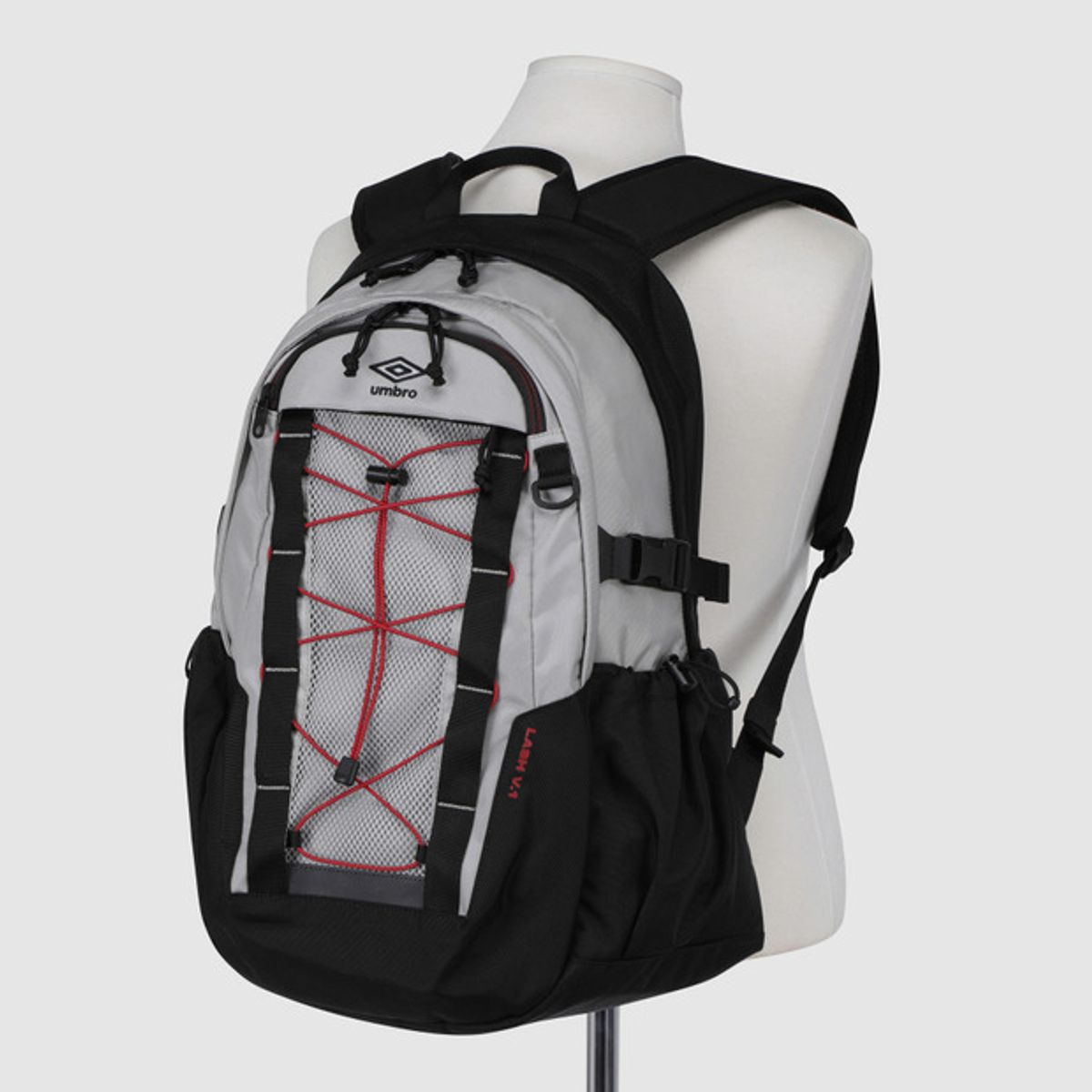 엄브로(UMBRO) 래쉬 백팩 (31L 노트북 파우치 구성) 실버 UR123CBP10