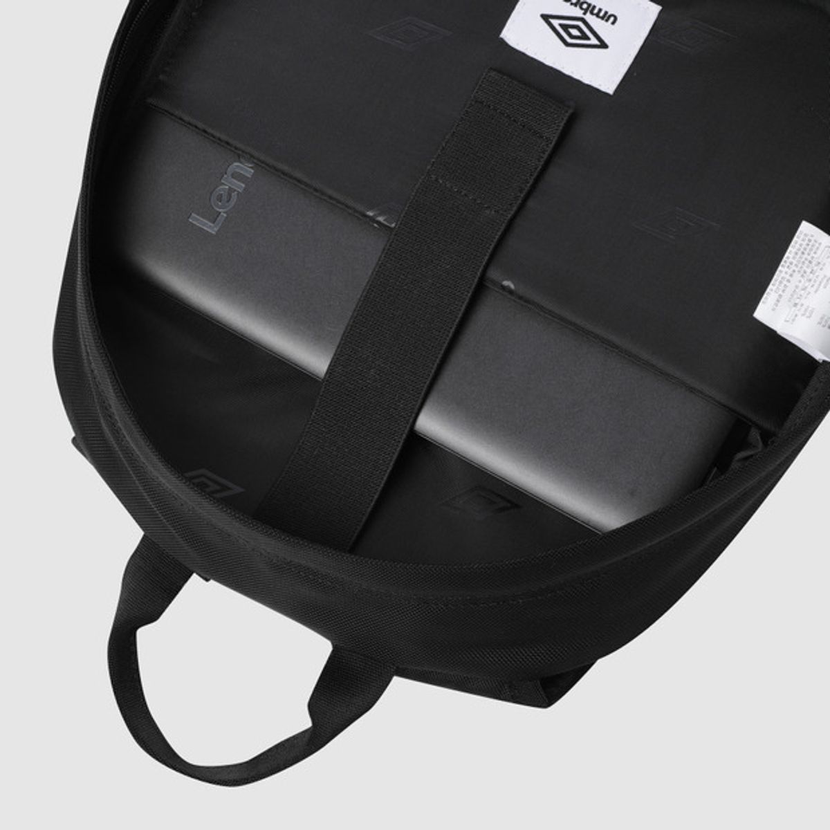엄브로(UMBRO) 래쉬 백팩 (31L 노트북 파우치 구성) 블랙 UR123CBP10