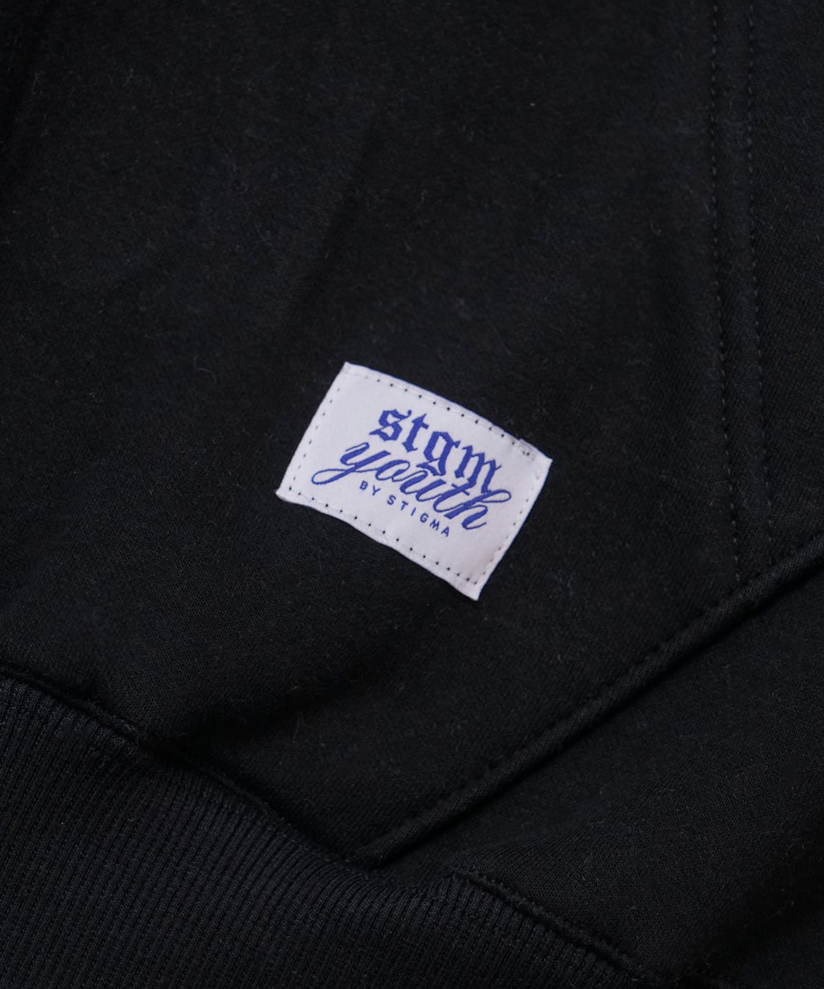 스티그마(STIGMA) [STGM youth] COLOR HOODIE BLK
