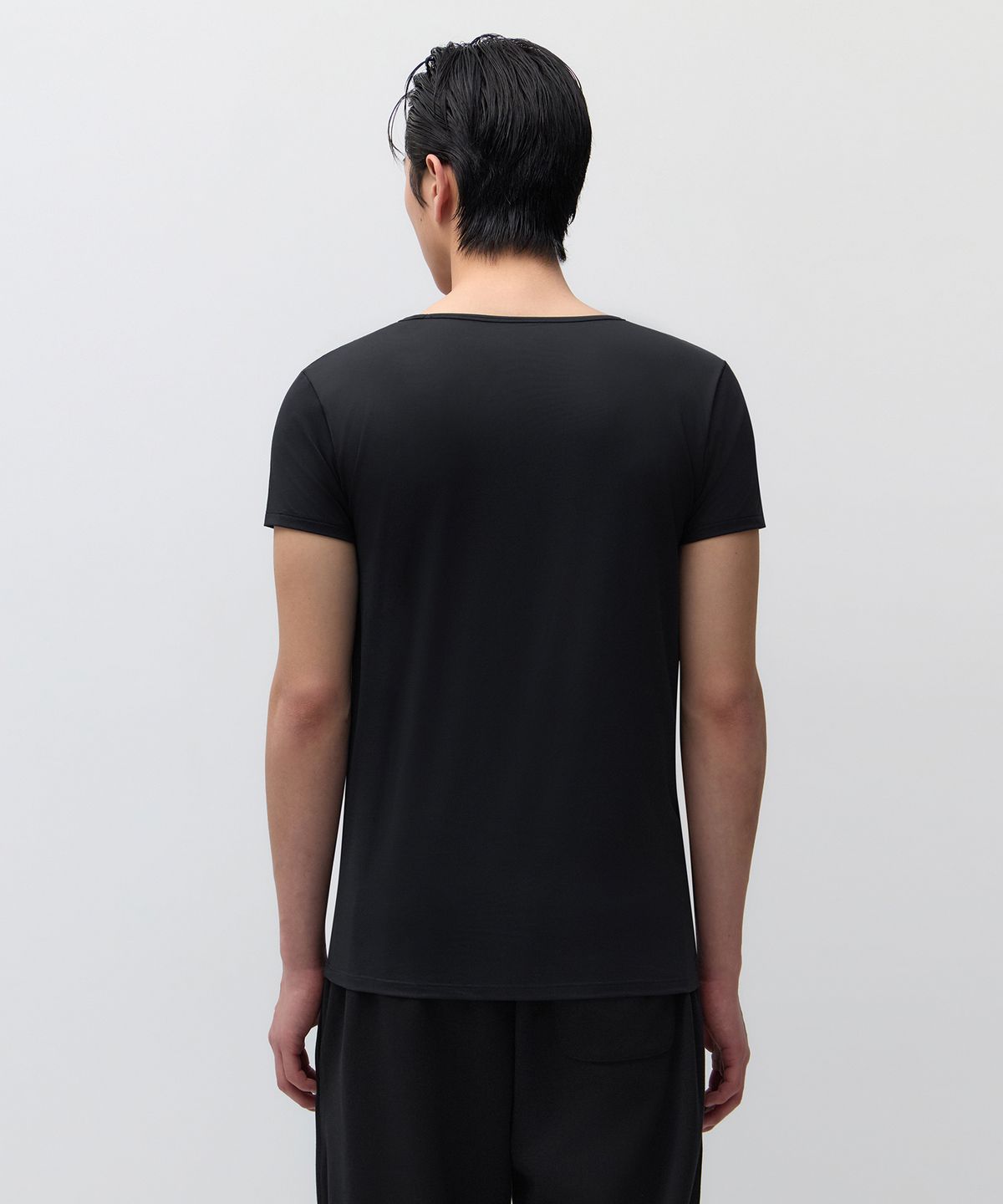 무신사 스탠다드(MUSINSA STANDARD) [쿨탠다드] 스쿱 넥 언더셔츠 [블랙]