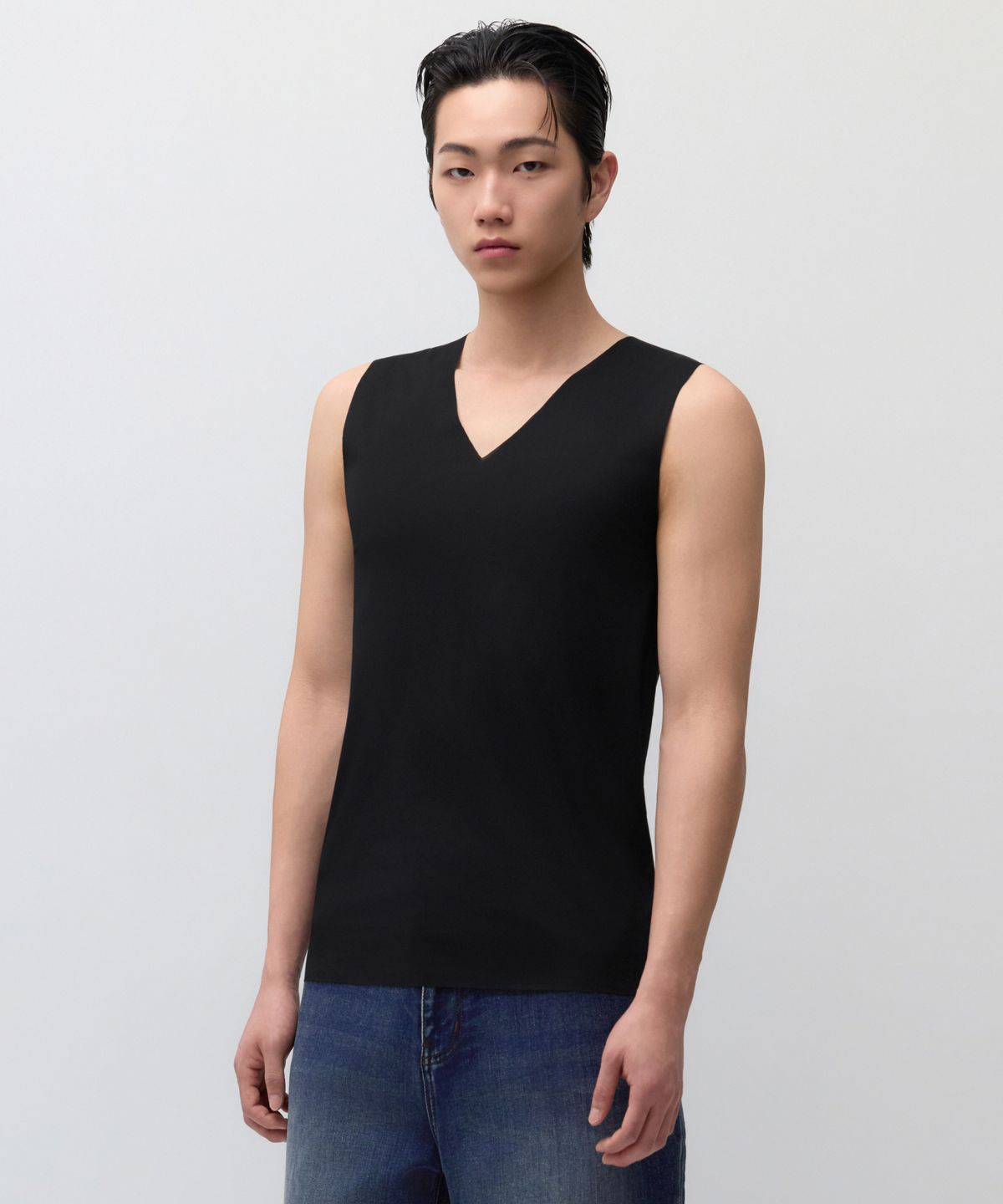 무신사 스탠다드(MUSINSA STANDARD) [쿨탠다드] 메시 프리컷 브이 넥 슬리브리스 언더셔츠 [블랙]