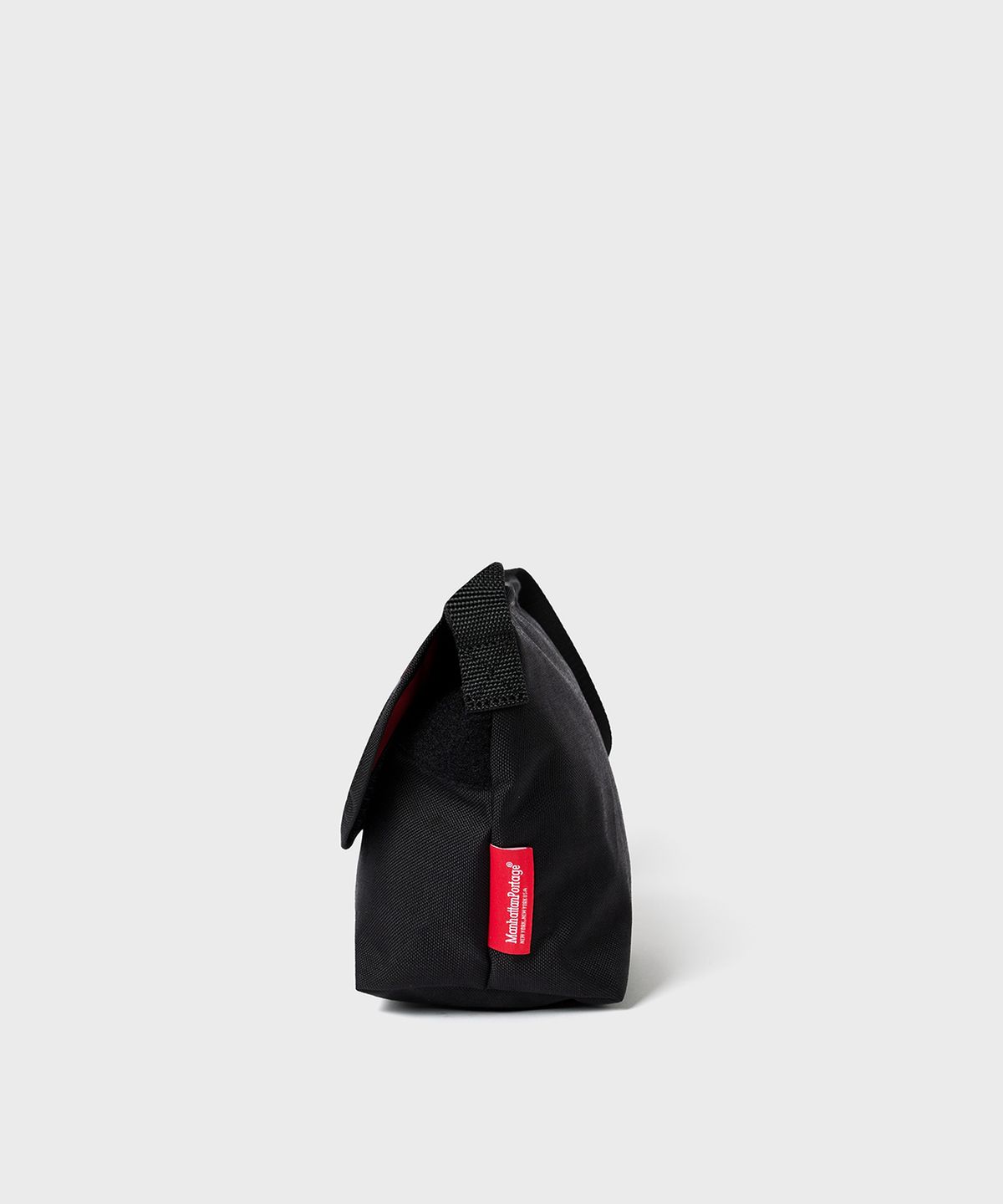 맨하탄 포티지(MANHATTAN PORTAGE) X 히치 1603 미니 NY 메신저백 BLACK