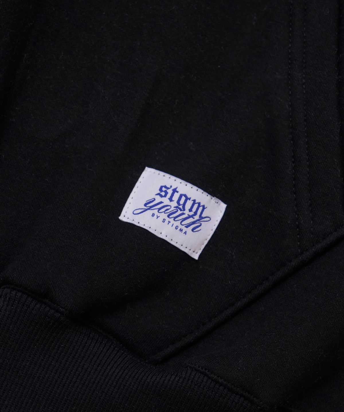 스티그마(STIGMA) [STGM youth] TAG HOODIE BLK