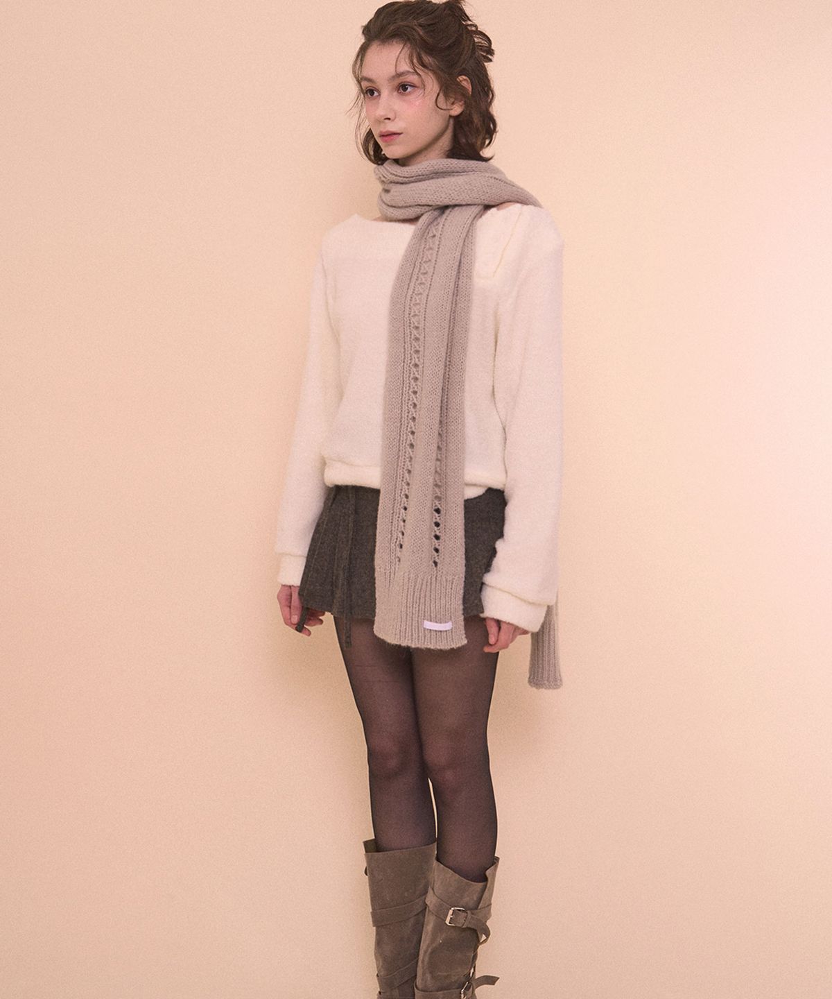 벨리아르(BELLIALEU) FUZZY BOAT NECK KNIT-IVORY