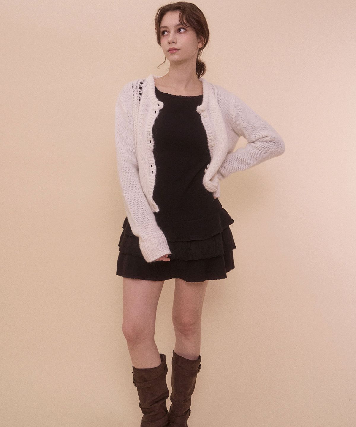 벨리아르(BELLIALEU) LACE BOAT NECK DRESS-BLACK