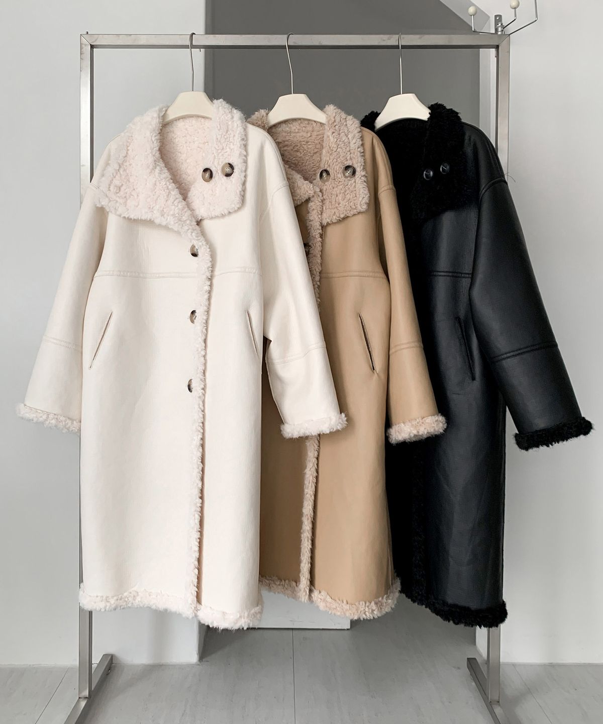 바스카라(VASCARA) Reversible Faux Leather Fur Long Mustang (3colors)