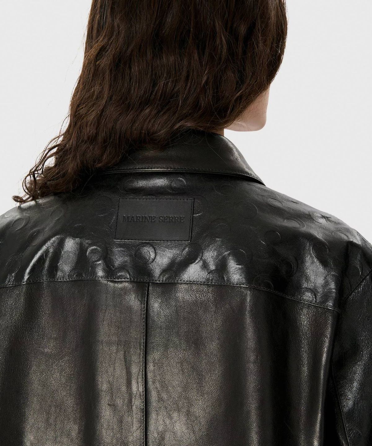 마린 세르(MARINE SERRE) (U) 글로시 문 레더 롱슬리브 셔츠 블랙 GLOSSY MOON LEATHER LS SHIRT BK99 BLACK