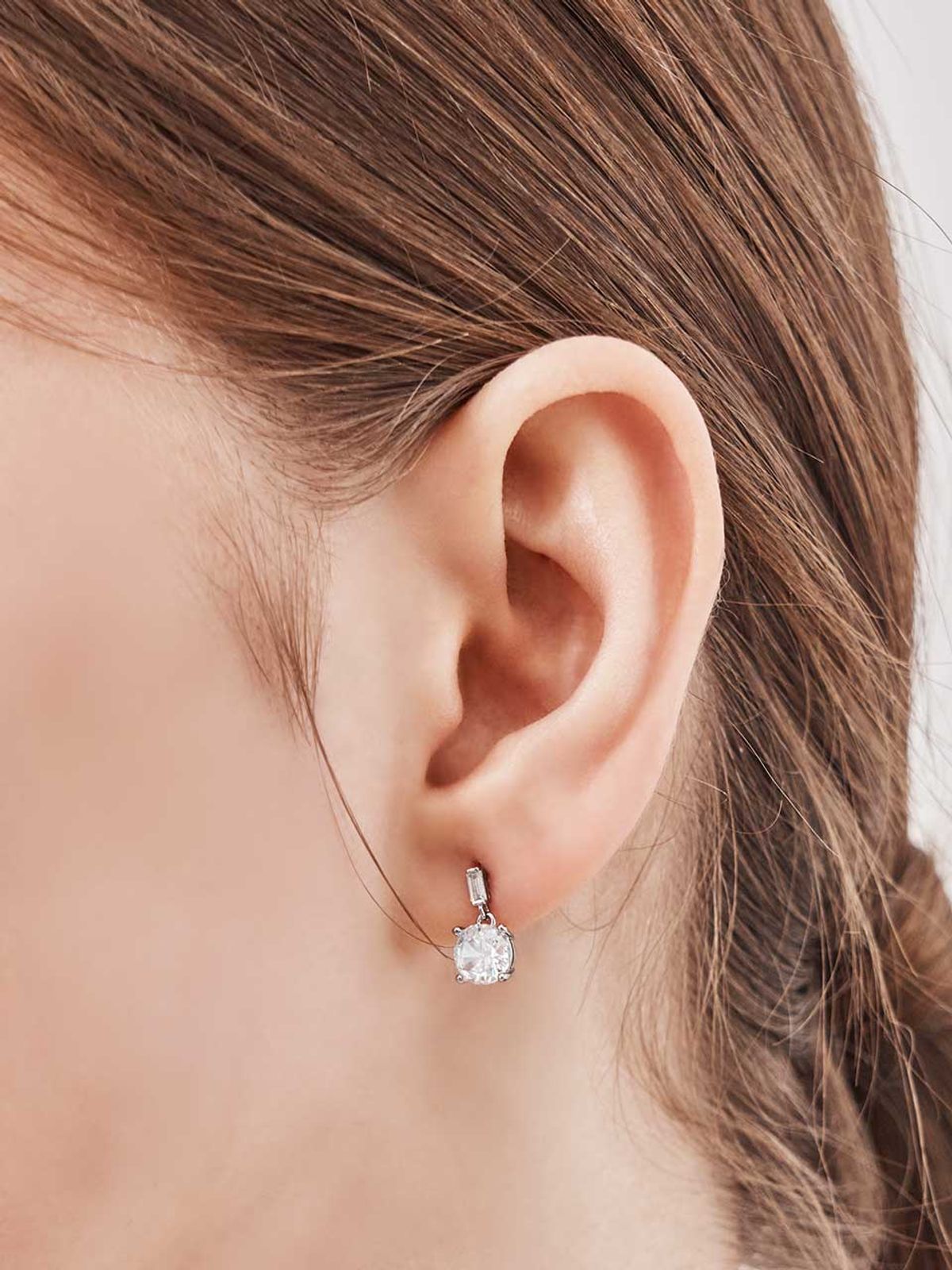 가이거주얼리(GEIGERJEWELRY) 큐빅 드롭 귀걸이 GISVEE134 (실버925 PIN)
