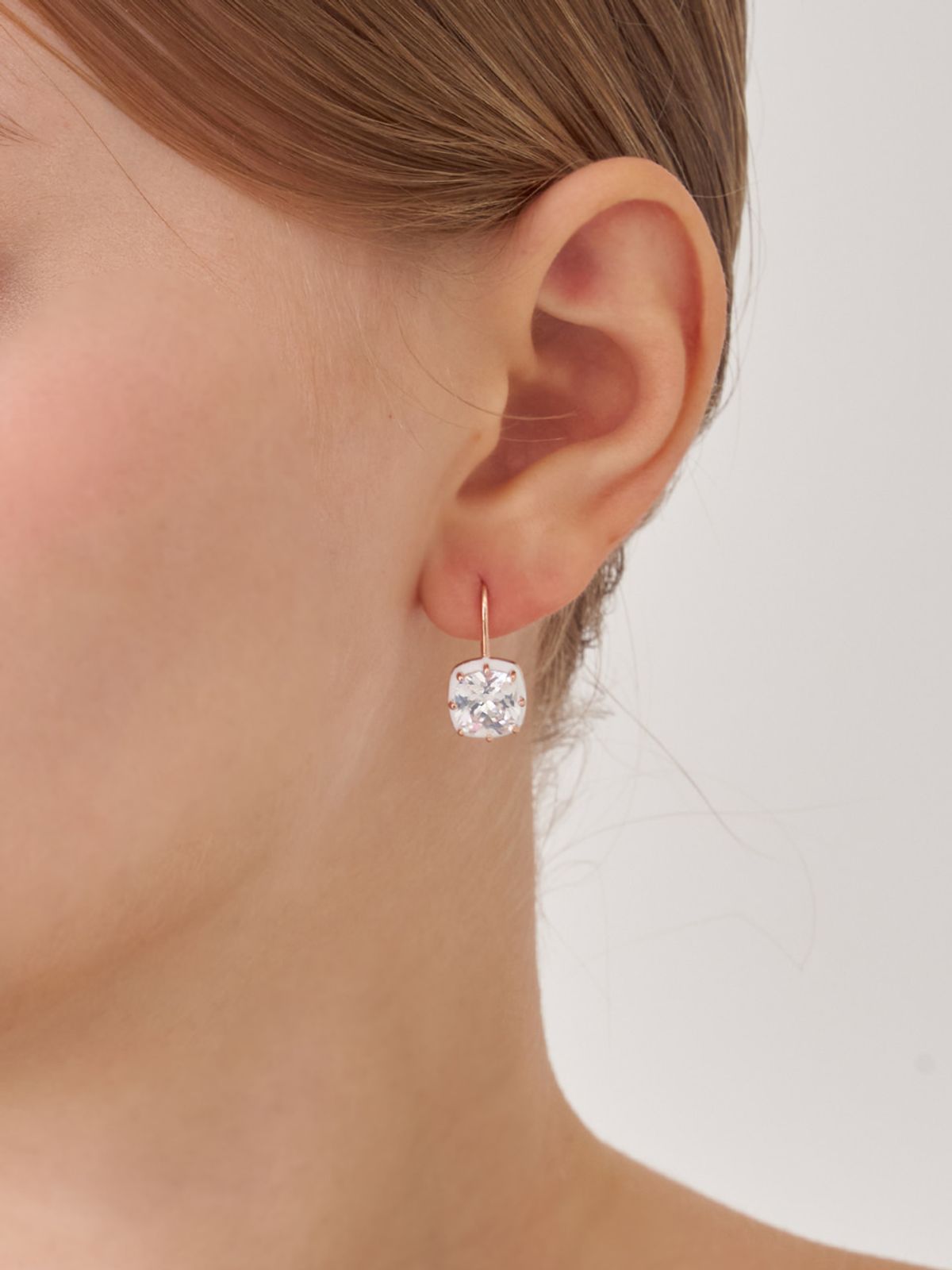 끄란느(CRANNE) 볼드 화이트 사각 후프 귀걸이 C24EB332 (14K GOLD PLATED)