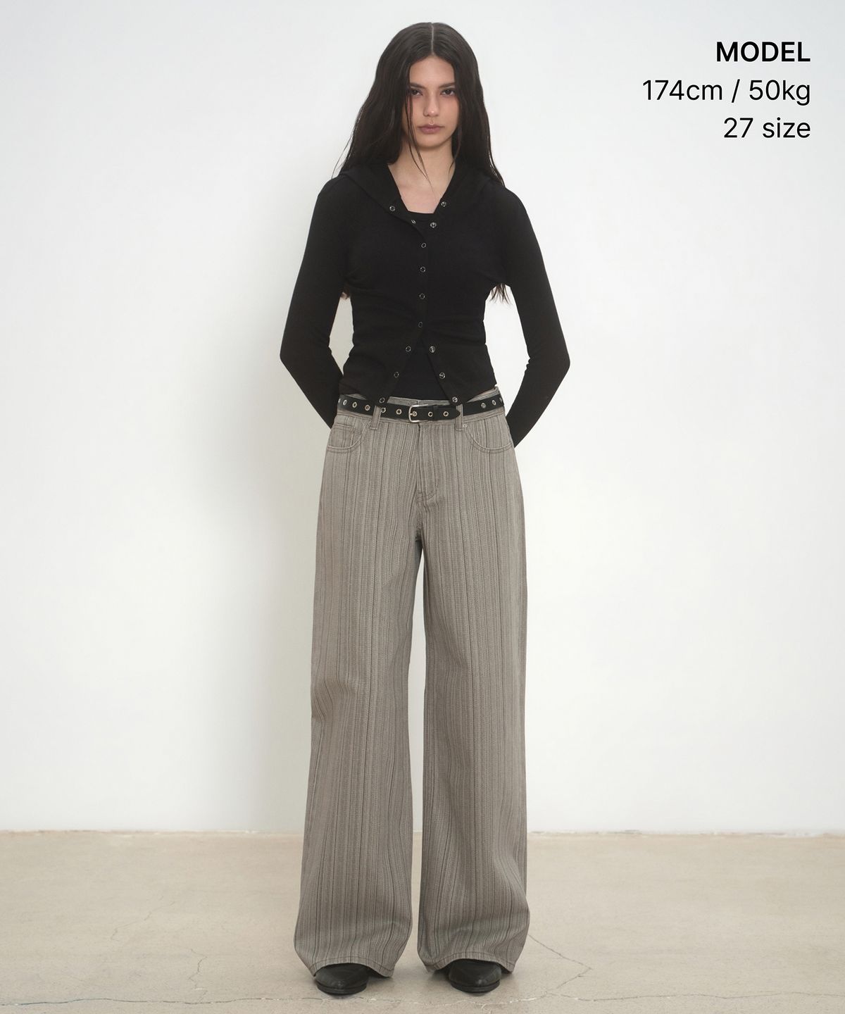 무신사 스탠다드 우먼(MUSINSA STANDARD WOMAN) 우먼즈 버티컬 스트라이프 와이드 팬츠 [그레이쉬 베이지]