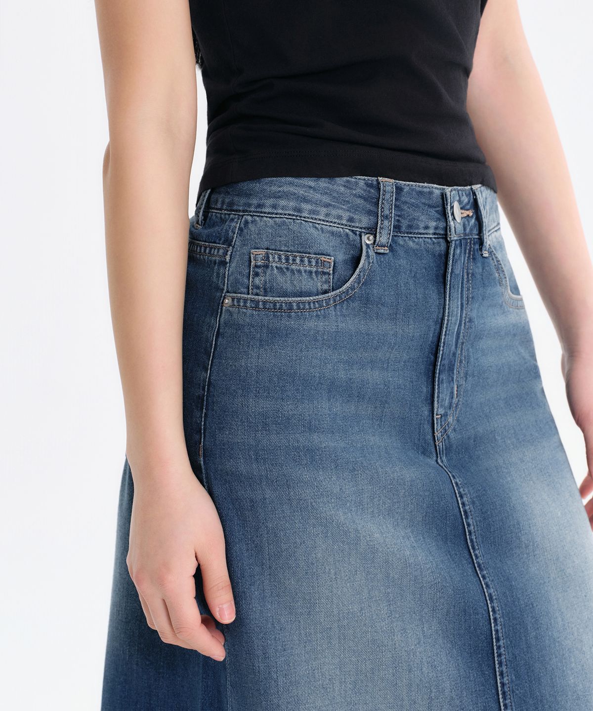 무신사 스탠다드 우먼(MUSINSA STANDARD WOMAN) 우먼즈 라이트웨이트 데님 맥시 스커트 [미디엄 인디고]