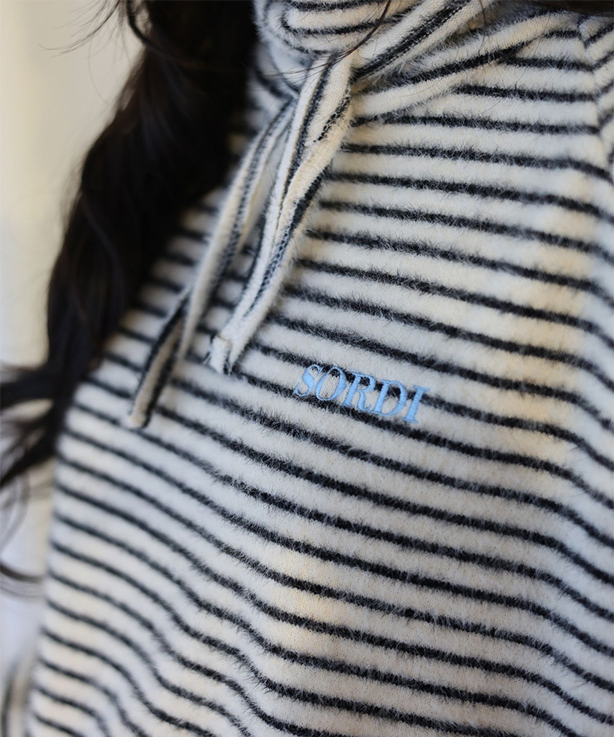 소르디(SORDI) Tie Turtleneck_white