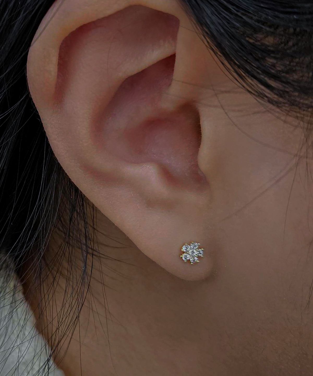 엘렌쥬얼리(HELENE JEWELRY) 14K 세이 플라워 큐빅 귀걸이