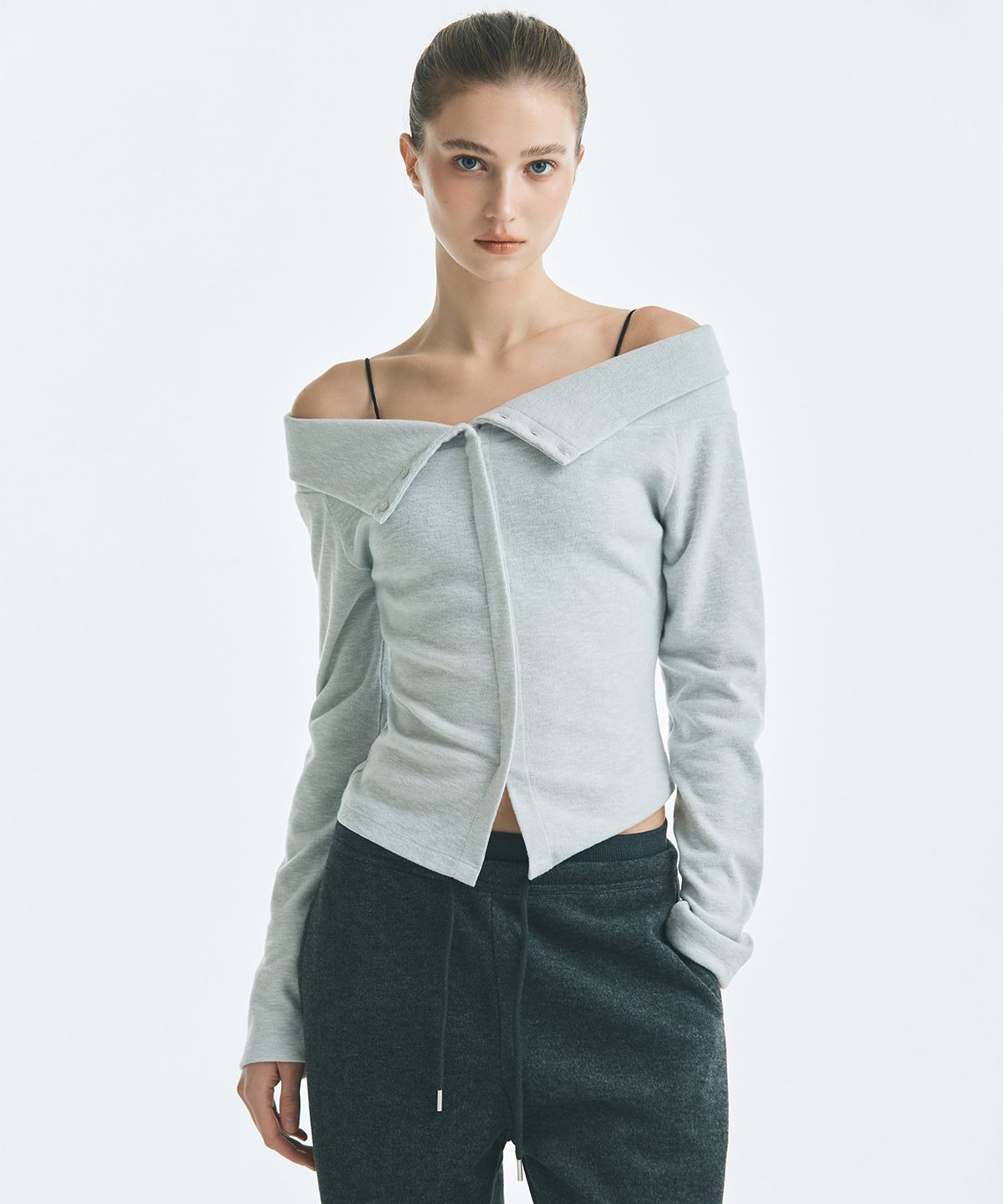 미쏘(MIXXO) 오프숄더 긴팔 티셔츠_MIWLWG129A