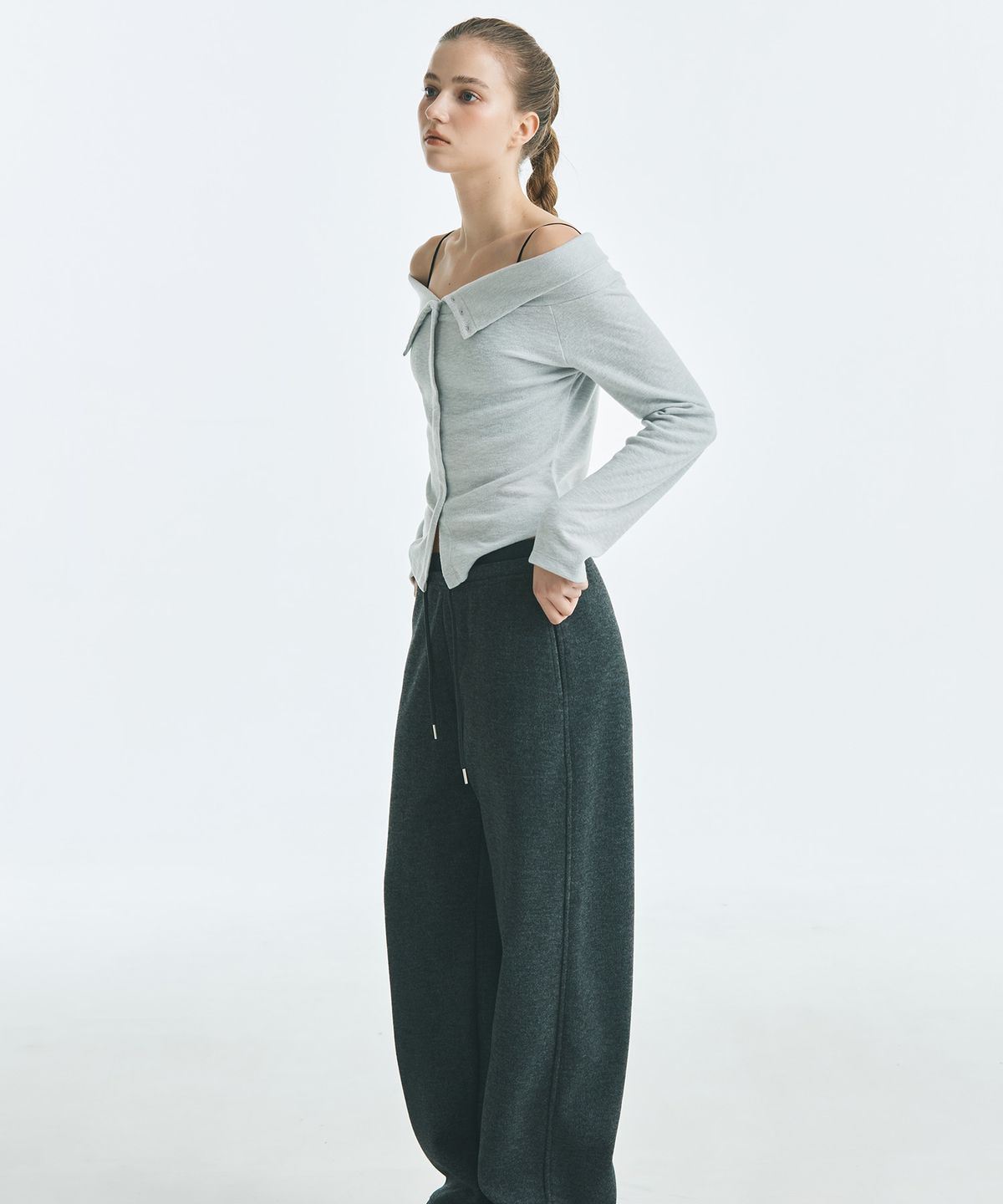 미쏘(MIXXO) 오프숄더 긴팔 티셔츠_MIWLWG129A