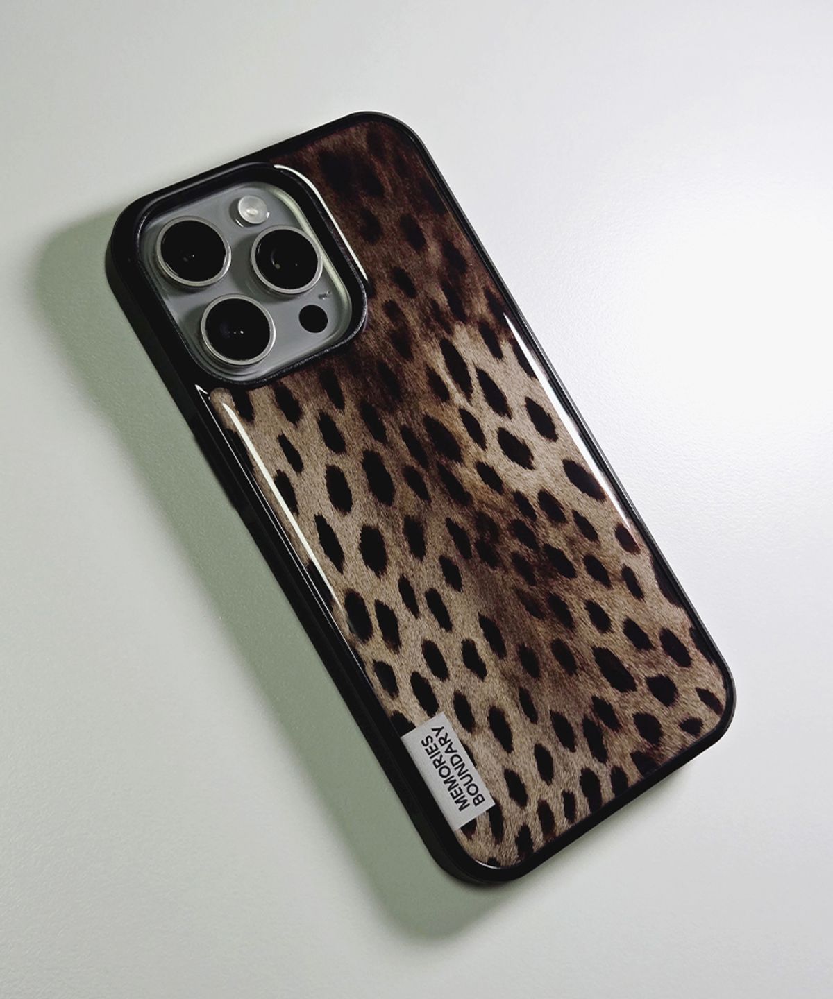 메모리즈바운더리(MEMORIESBOUNDARY) Wild Luxe Leopard Phone Case Smoky Brown (BK_Epoxy/MagSafe Glass)