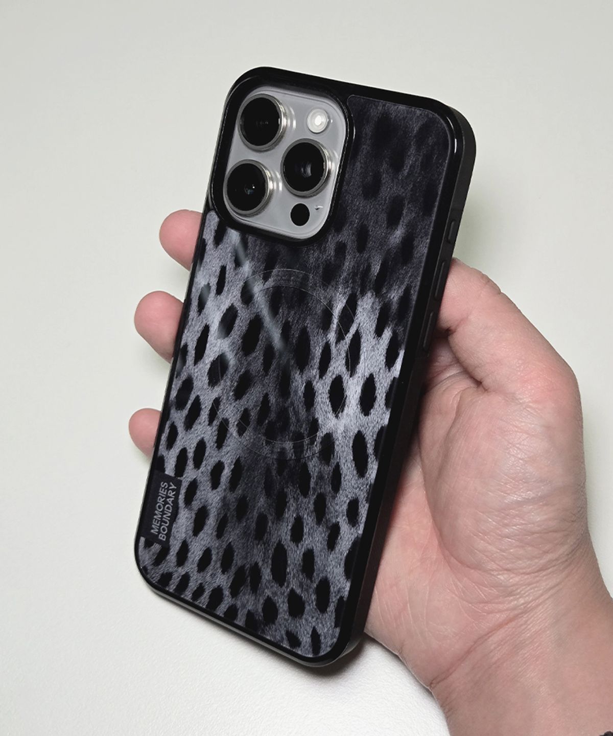 메모리즈바운더리(MEMORIESBOUNDARY) Wild Luxe Leopard Phone Case Shadow (BK_Epoxy/MagSafe Glass)