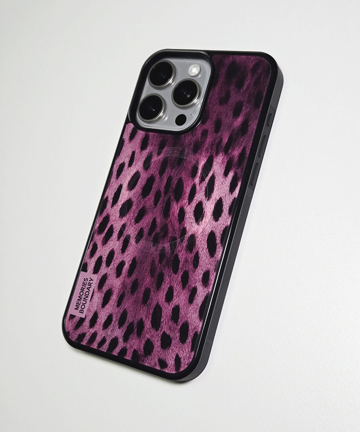 메모리즈바운더리(MEMORIESBOUNDARY) Wild Luxe Leopard Phone Case Berry (BK_Epoxy/MagSafe Glass)