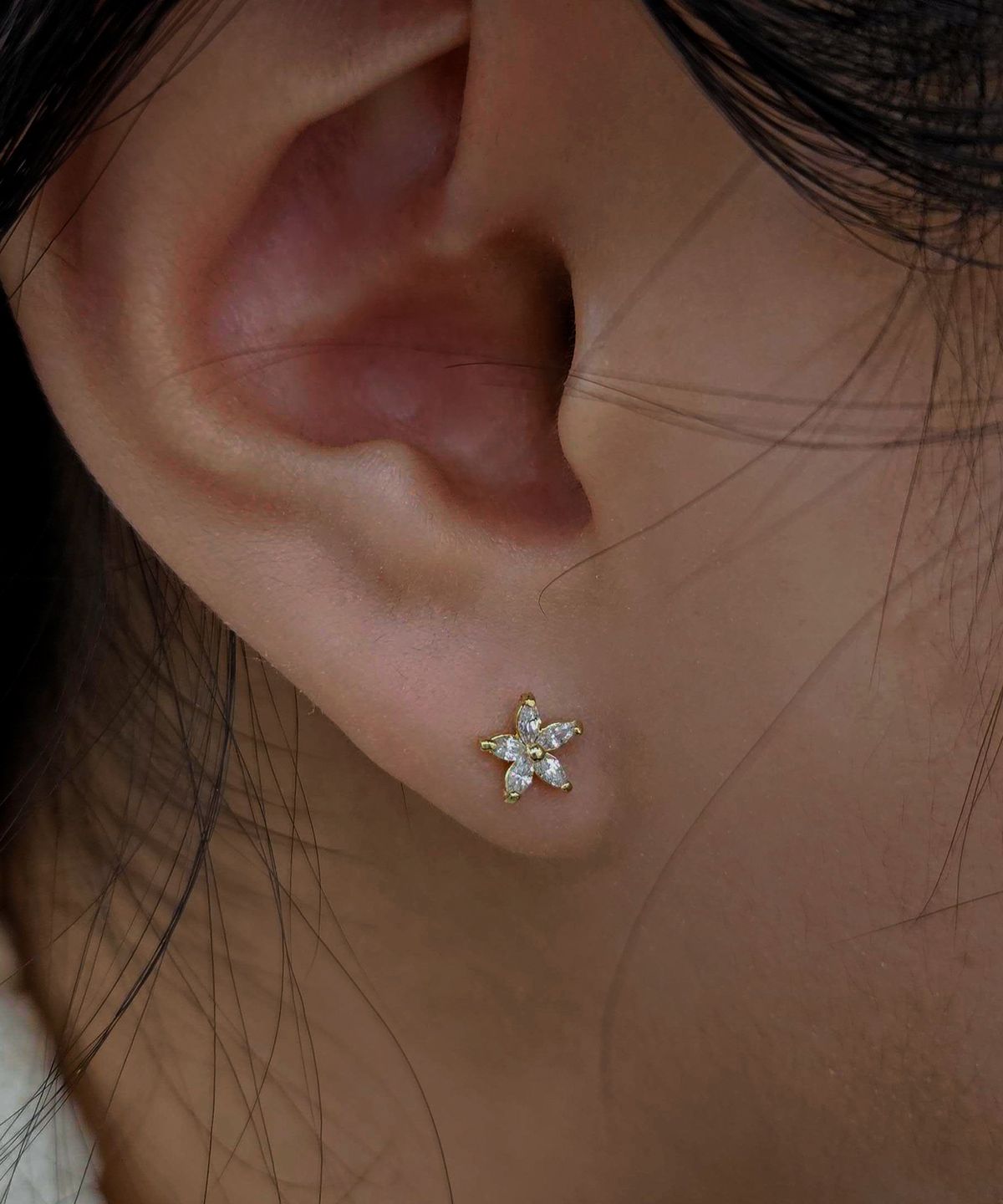 엘렌쥬얼리(HELENE JEWELRY) 14K 윈드 플라워 큐빅 귀걸이
