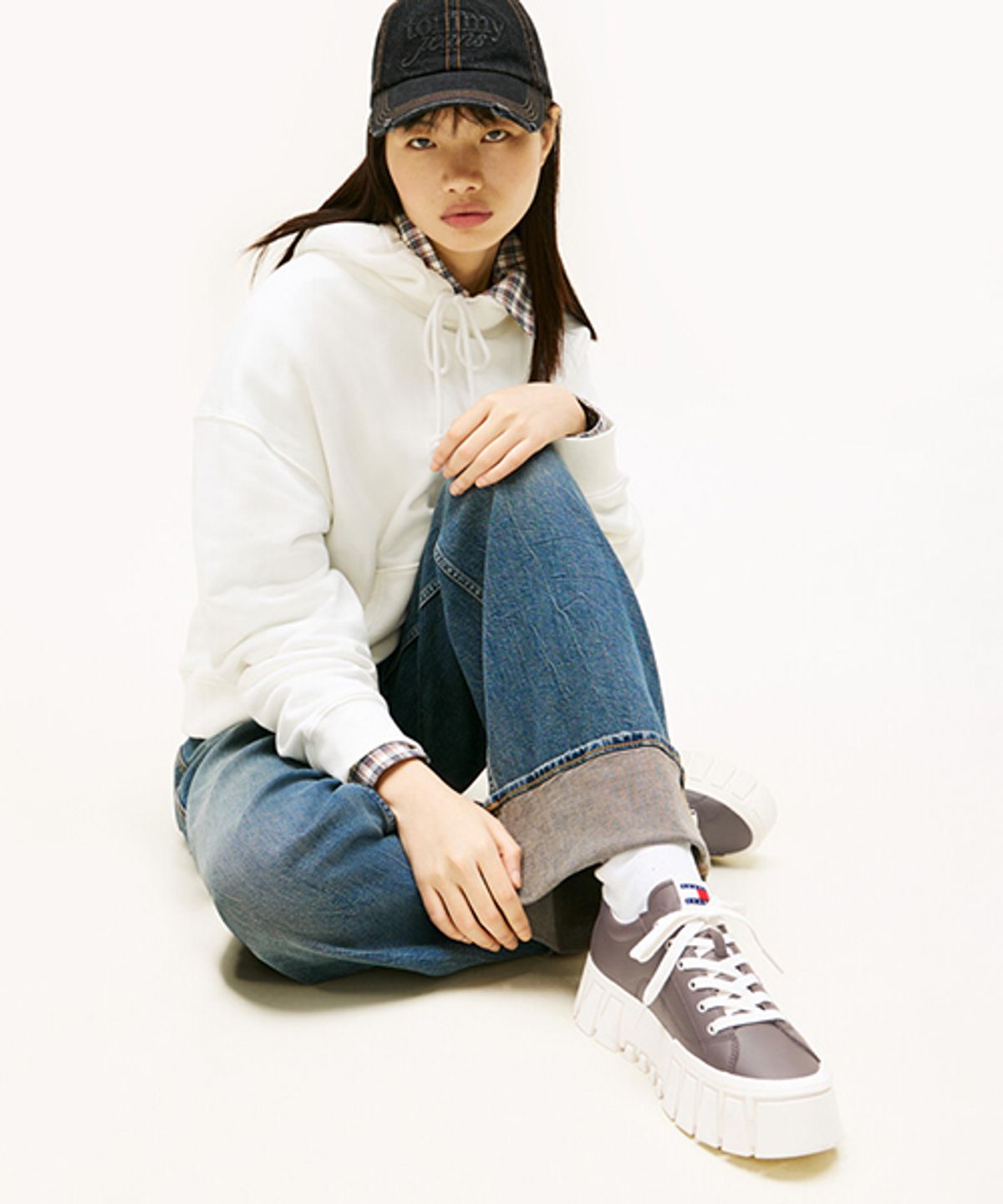 타미진스(TOMMY JEANS) 비 플랫폼 레더 스니커즈-블랙(T52G0ARS140JT1GW1)