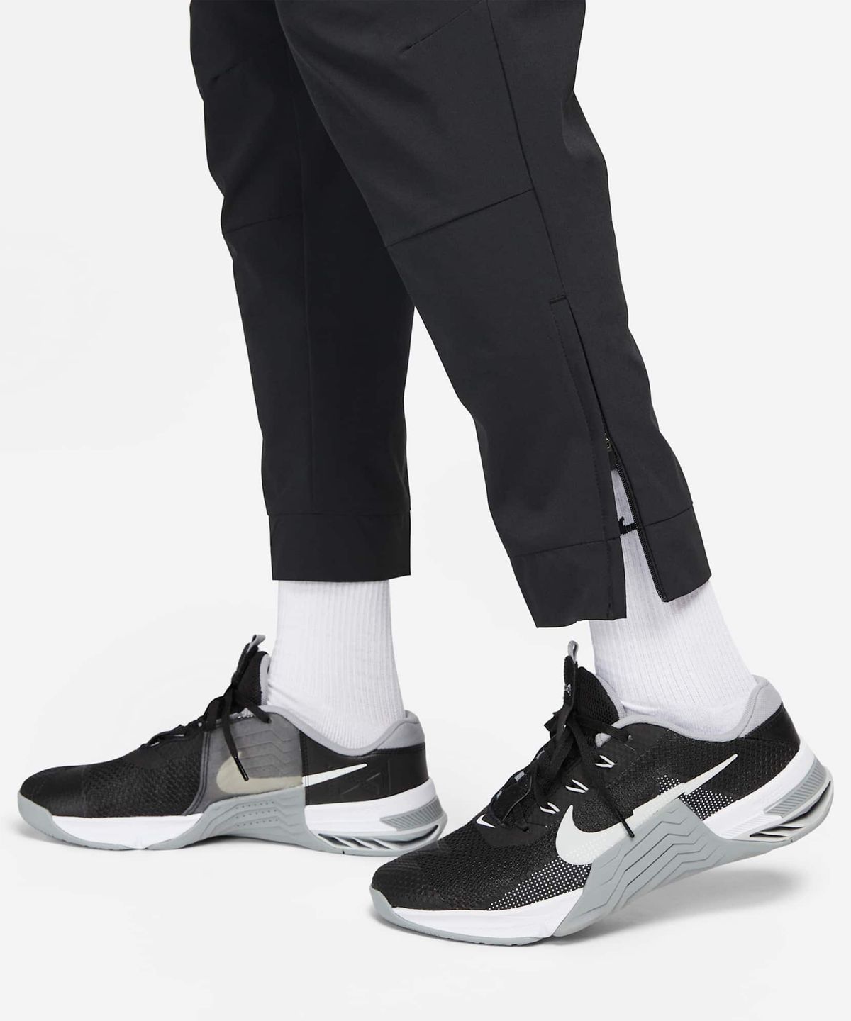 나이키(NIKE) 드라이 핏 언리미티드 테이퍼드 레그 다용도 팬츠 M - 블랙 / FB7549-010