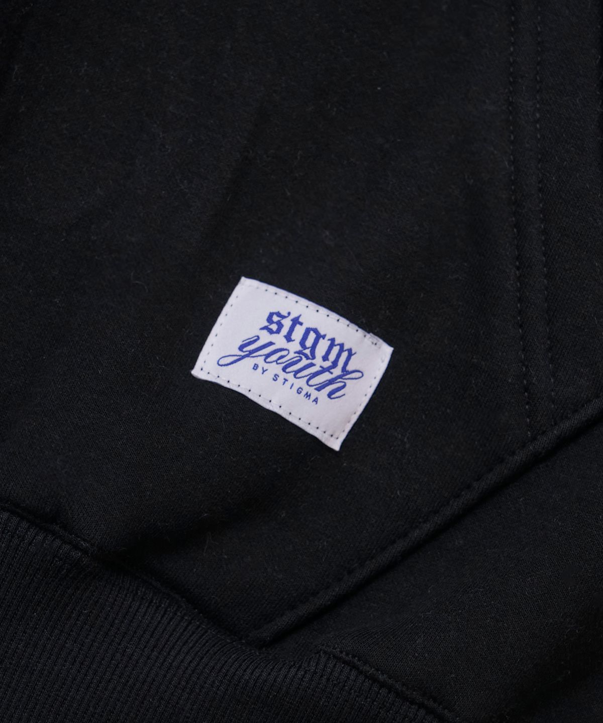 스티그마(STIGMA) [STGM youth] SY CROP HOODIE BLK