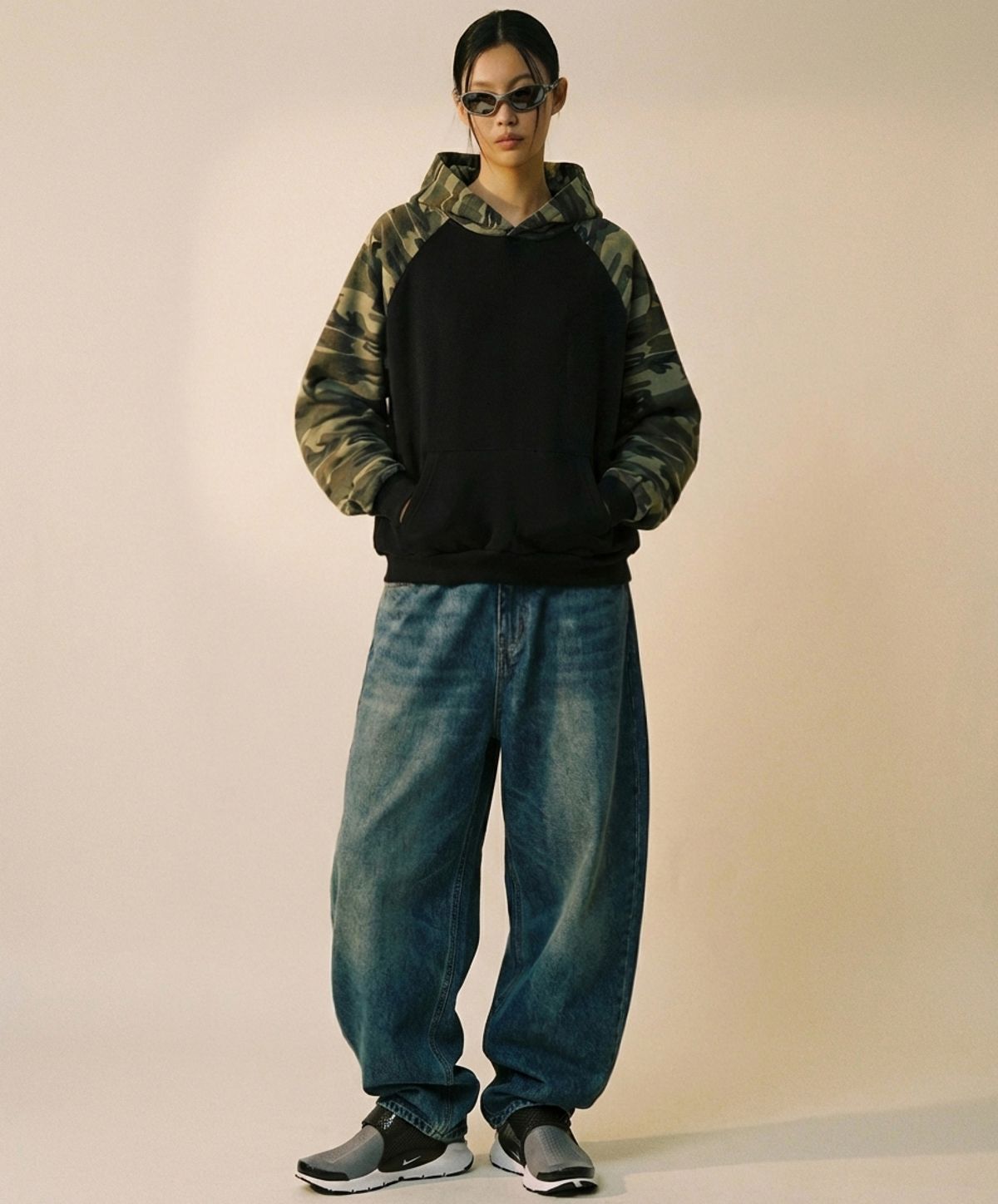 리브레너(REBRENNER) 베이직 오버핏 레글런 후디 메란지블랙