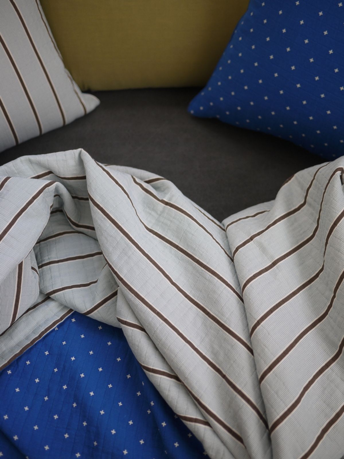 봄봄패브릭스(BOMBOM FABRICS) Stripes & Stars Reversible cotton blanket (BLUE)