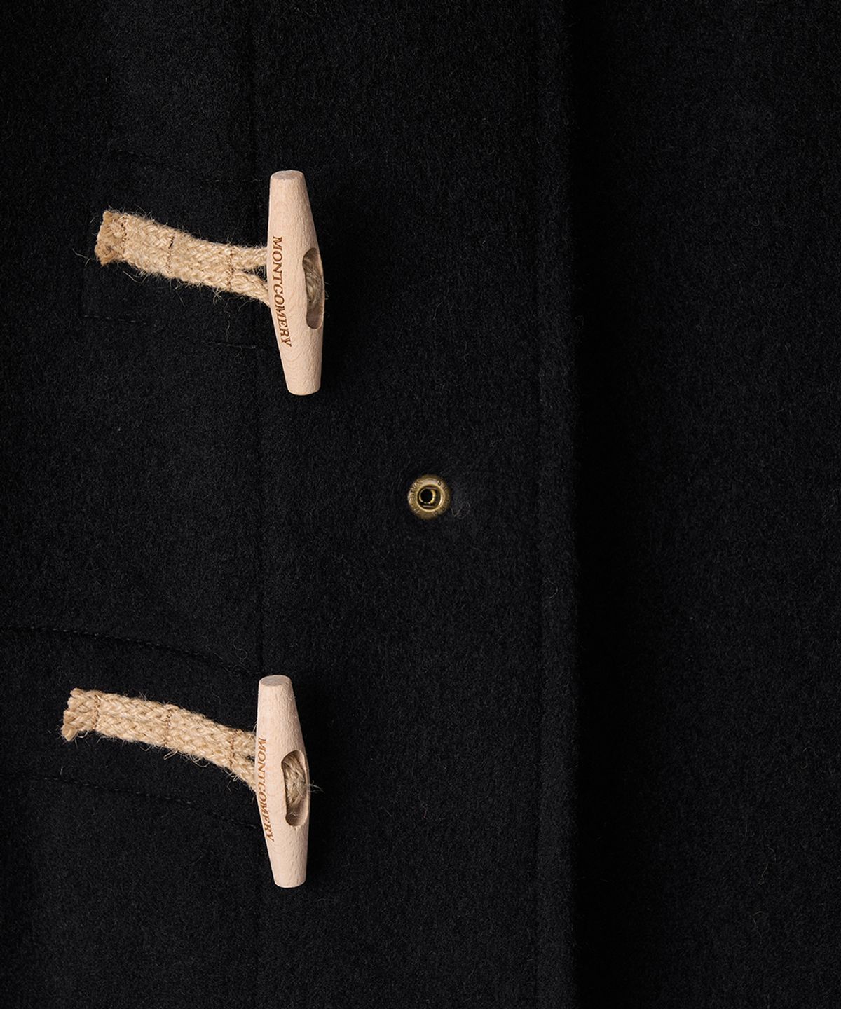 몽고메리(MONTGOMERY) LONG ORIGINAL DUFFLE COAT WITH WOODEN - BLACK