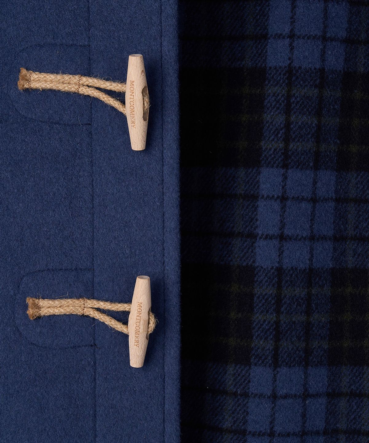 몽고메리(MONTGOMERY) CLASSIC FIT DUFFLE COAT WITH WOODEN - ROYAL BLUE