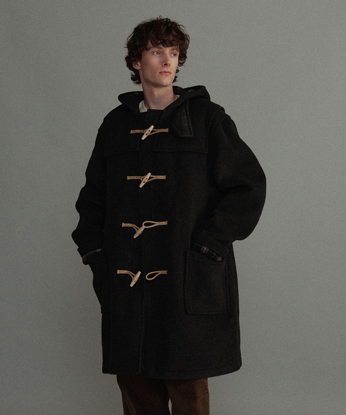 몽고메리(MONTGOMERY) CLASSIC FIT DUFFLE COAT WITH WOODEN - CHARCOAL