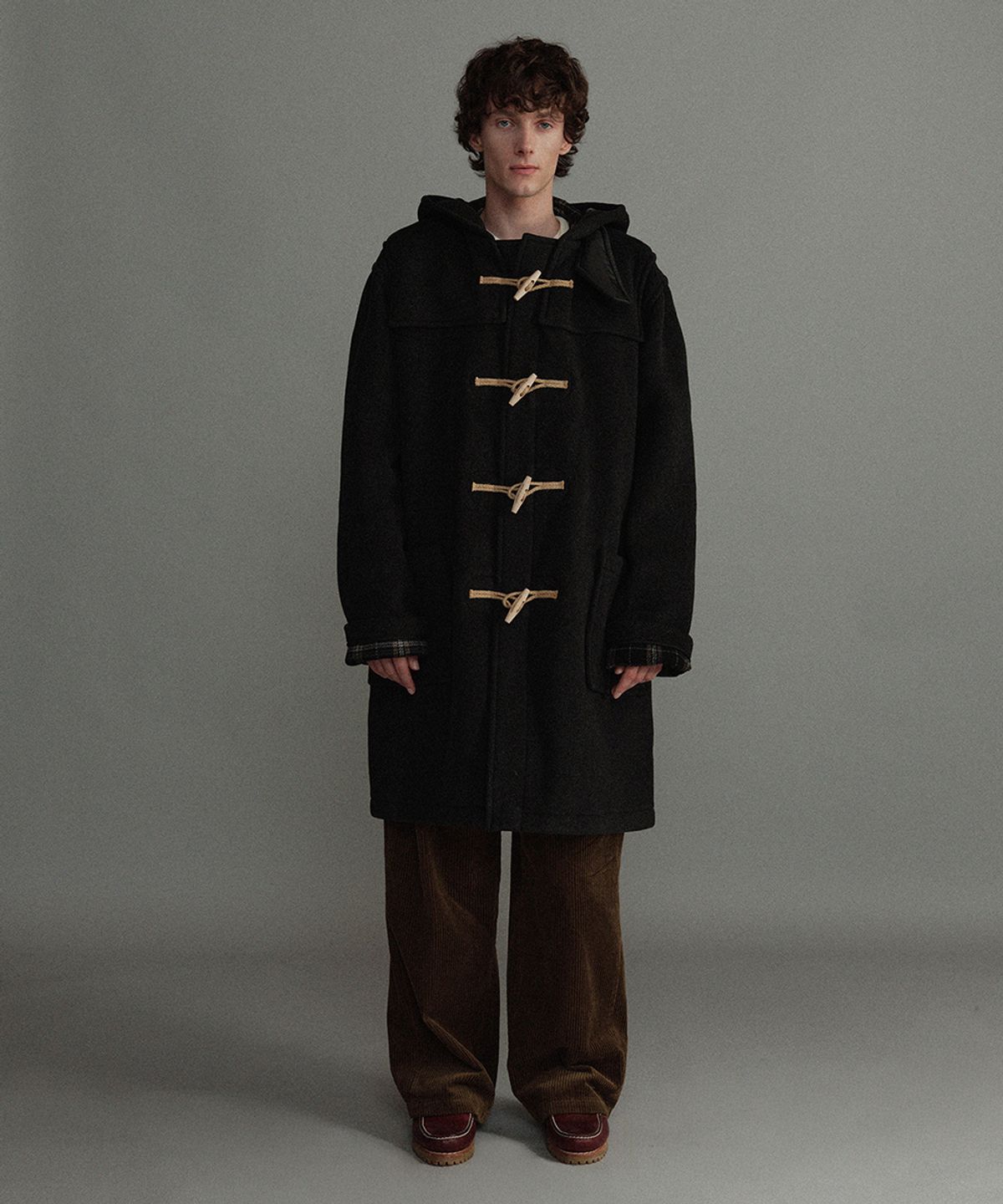 몽고메리(MONTGOMERY) CLASSIC FIT DUFFLE COAT WITH WOODEN - CHARCOAL